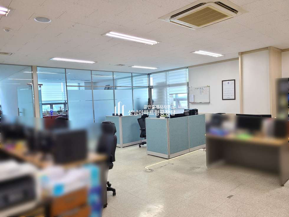 경기 성남중원구 상대원동 성남 우림라이온스밸리 5차 [51평 임대] 성남아파트형공장 월세 매물번호 10052 사진 2