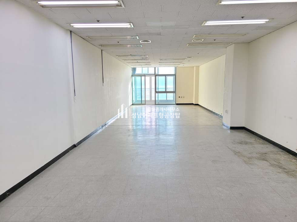 경기 성남중원구 상대원동 성남 포스테크노 [54평 임대] 성남아파트형공장 월세 매물번호 10055 사진 1