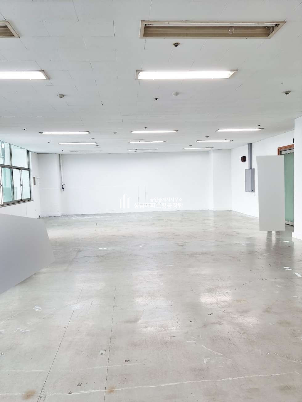 경기 성남중원구 상대원동 기본호실[44평 임대]성남아파트형공장/성남지식산업센터 월세 매물번호 10160 사진 3