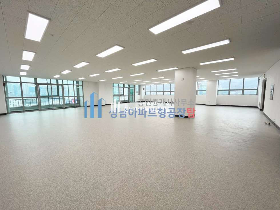 경기 성남중원구 상대원동 전용 [72평] 임대 ☆ 깔끔한 기본형 공장 · 사무실 추천 월세 매물번호 10218 사진 1
