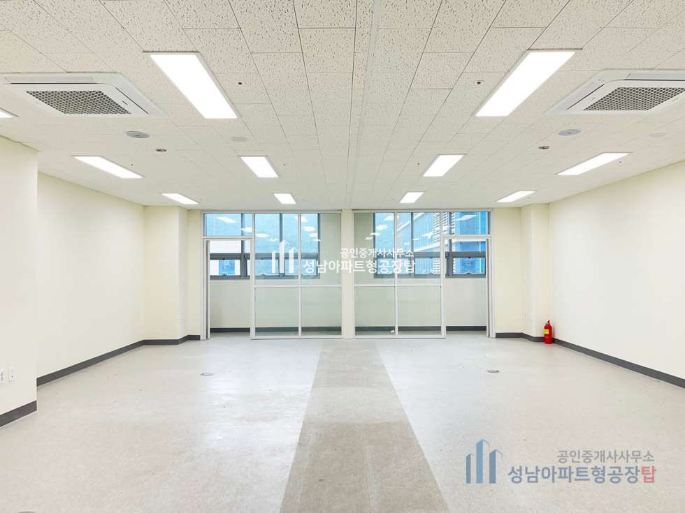 경기 성남중원구 상대원동 전용 27 신축 지식산업센터 천정형냉난방기 有 월세 매물번호 10352 사진 1