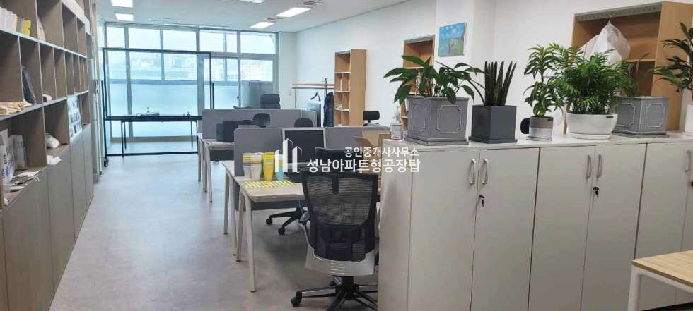 경기 성남중원구 상대원동 전용 31평 깔끔한 인테리어가 되어있는 가성비 좋은 아파트형공장 사무실 매매 매물번호 10303 사진 2