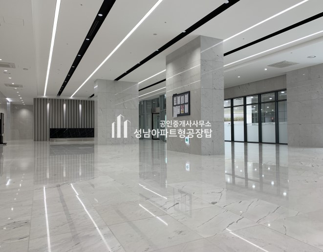 경기 성남중원구 상대원동 skv1 전용 19으로 소형 사무실 추천 깔끔 코너호실 월세 매물번호 10262 사진 2