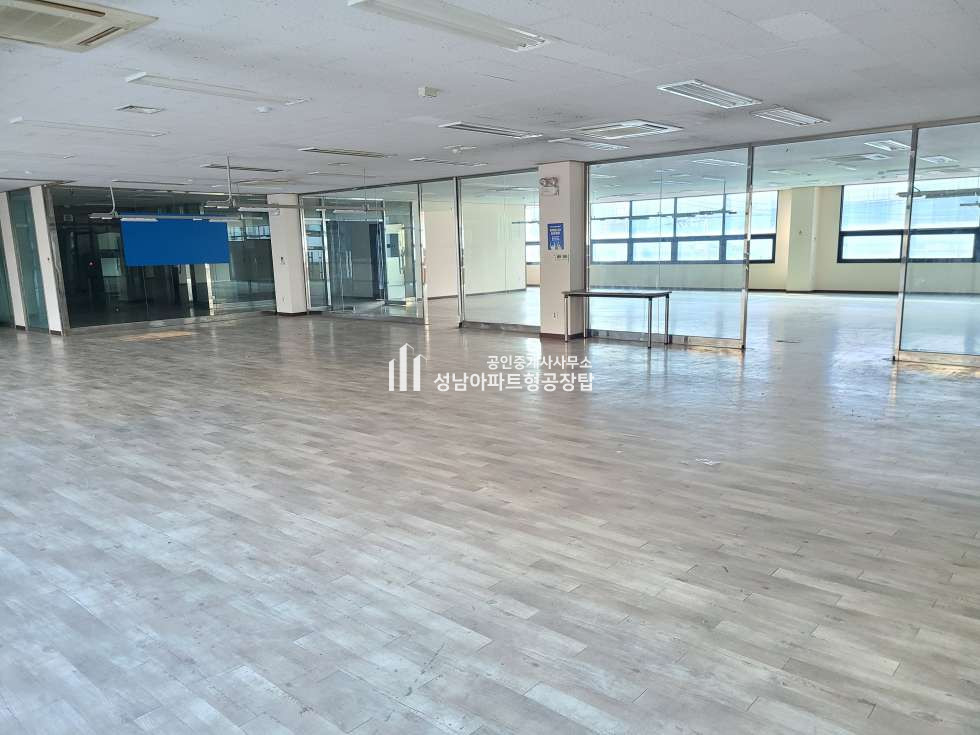 경기 성남중원구 상대원동 전용 270평 한층 전체 사용 사무실, 제조공장 월세 매물번호 10380 사진 1