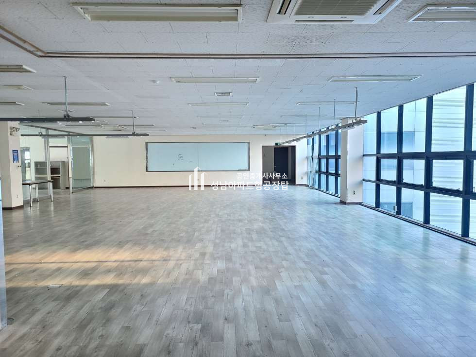 경기 성남중원구 상대원동 전용 270평 한층 전체 사용 사무실, 제조공장 월세 매물번호 10380 사진 2