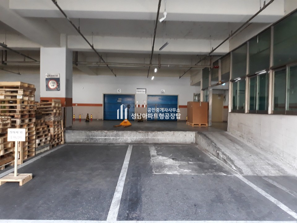 경기 성남중원구 상대원동 전용47평 물류편리한 드라이빙시스템 성남아파트형공장 매매 매물번호 10387 사진 1