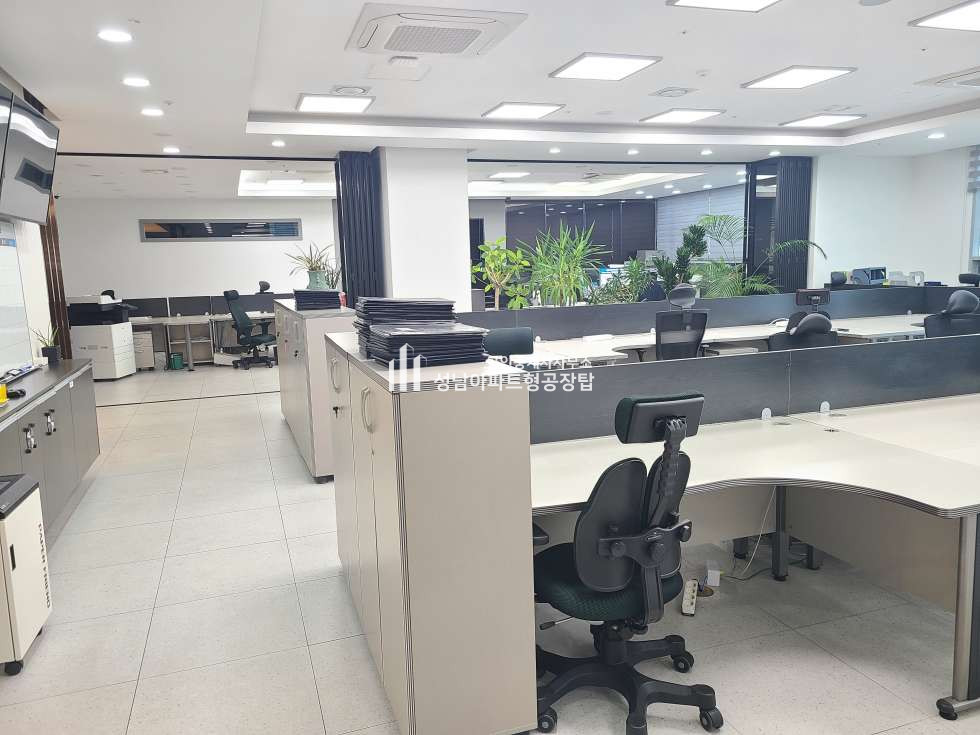 경기 성남중원구 상대원동 성남SKV1타워 인테리어 완벽한 대형사무실 ,연구실, 대회의실, 세미나실 매매 매물번호 10421 사진 3