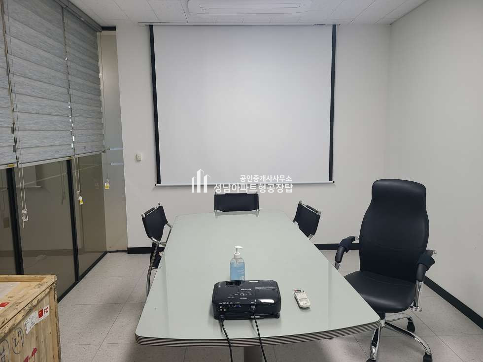 경기 성남중원구 상대원동 성남SKV1타워 인테리어 완벽한 대형사무실 ,연구실, 대회의실, 세미나실 매매 매물번호 10421 사진 4