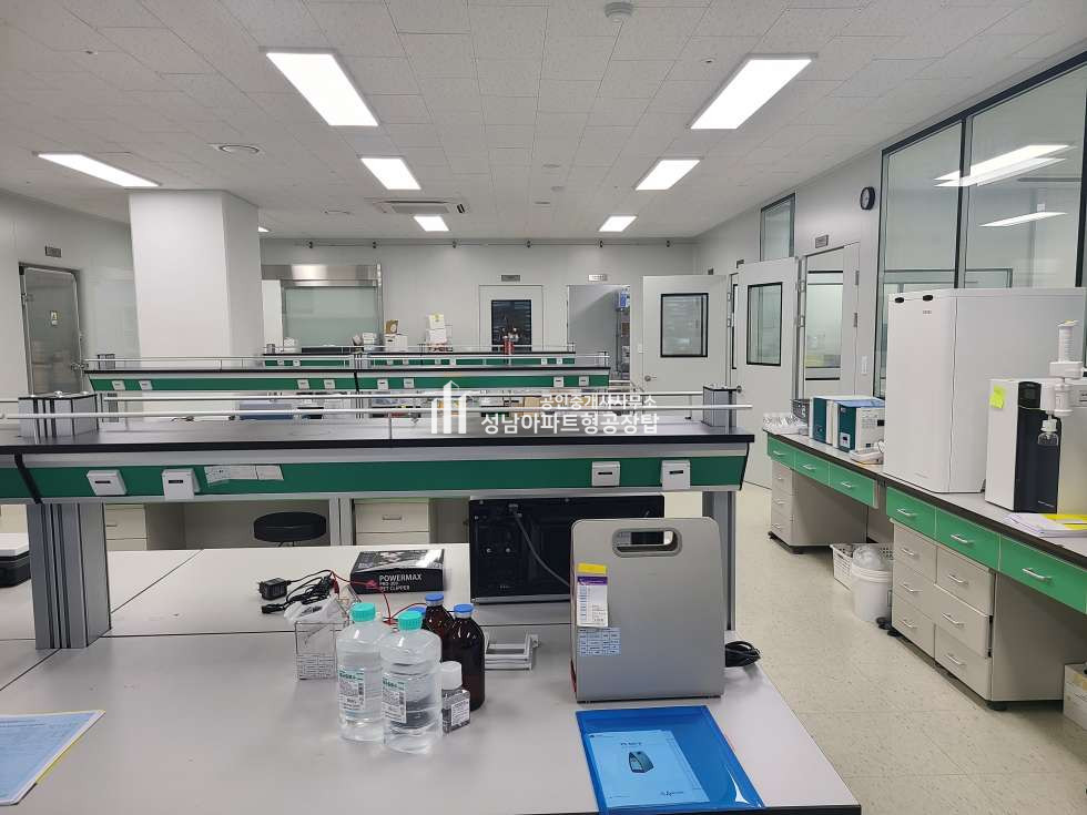 경기 성남중원구 상대원동 성남SKV1타워 인테리어 완벽한 대형사무실 ,연구실, 대회의실, 세미나실 매매 매물번호 10421 사진 8