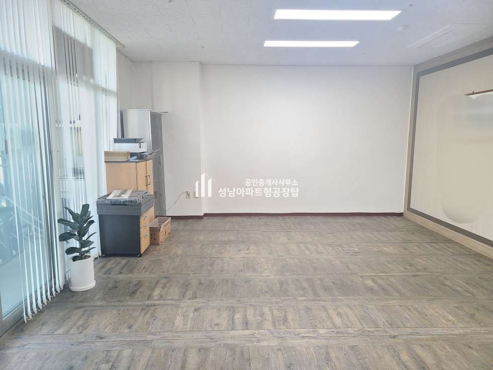 경기 성남중원구 상대원동 실사용 50평 깔끔한 사무실,제조공장추천 성남지식산업센터/성남아파트형공장 매매 매물번호 10428 사진 1