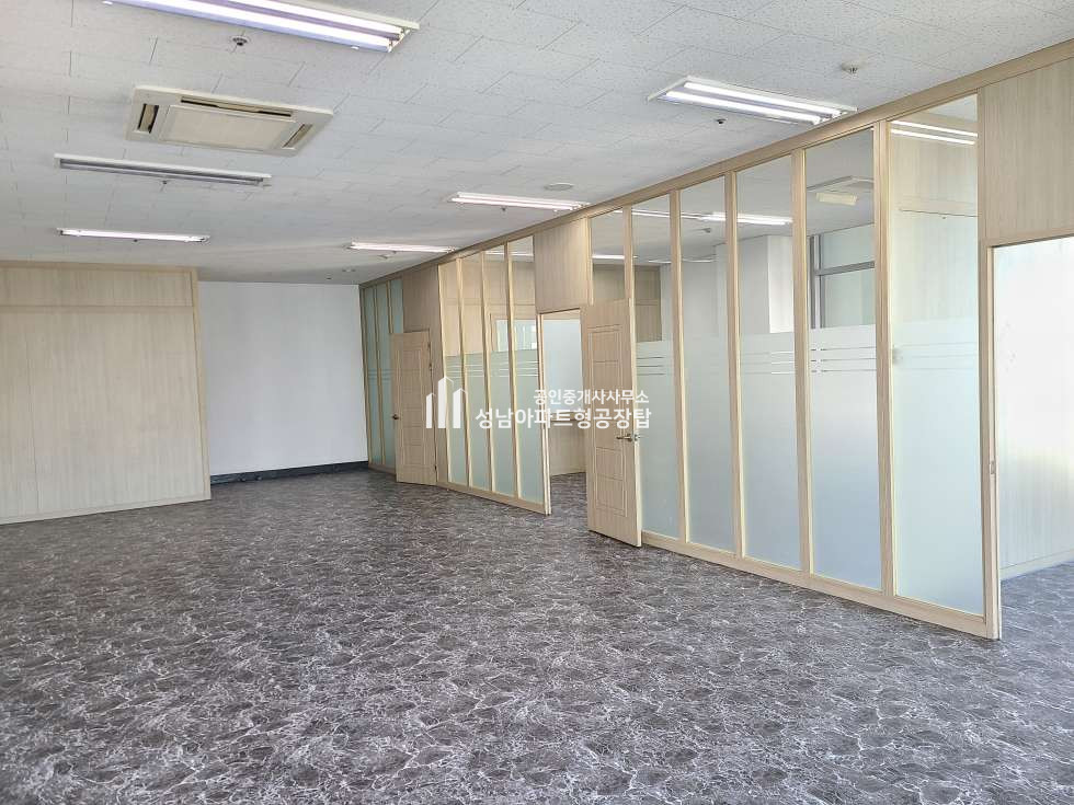 경기 성남중원구 상대원동 전용35평 공단초입 코너호실 물류편리한 제조공장,&사무실 월세 매물번호 10186 사진 1