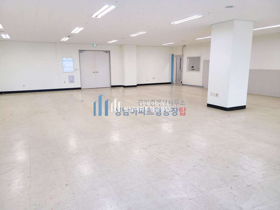 경기 성남중원구 상대원동 전용 [ 77.4평 ] 깔끔 내부 · 중 · 대형 사무실 추천 월세 매물번호 10239 사진 3