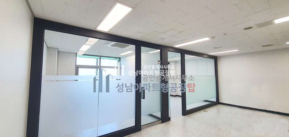 경기 성남중원구 상대원동 깔끔 내부 인테리어 천정형 냉난방 시스템 有 룸2개 사무실 추천 매매 매물번호 10230 사진 1
