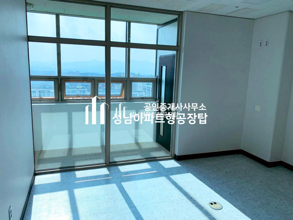 경기 성남중원구 상대원동 깔끔 내부 인테리어 천정형 냉난방 시스템 有 룸2개 사무실 추천 매매 매물번호 10230 사진 4