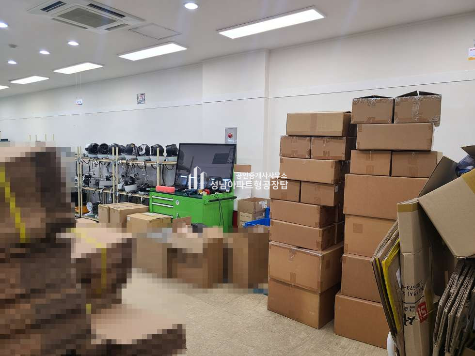 경기 성남중원구 상대원동 전용91.4P,공장등록가능, 세련된 룸 인테리어,해당층 주차로 상하역편리 월세 매물번호 10476 사진 5