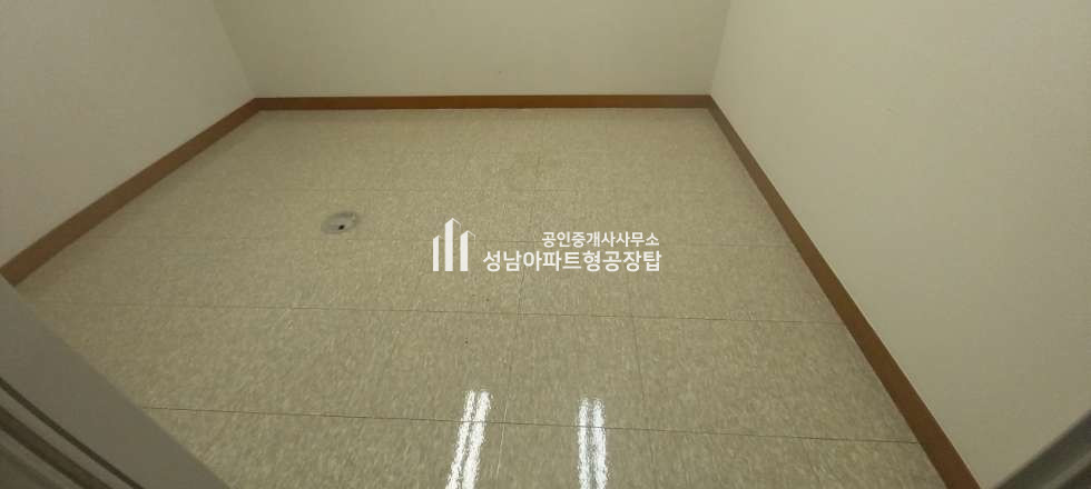 경기 성남중원구 상대원동 전용22평 , 깨끗한 사무실, 코너형 사무실, 깔끔한 룸1개 월세 매물번호 10433 사진 5