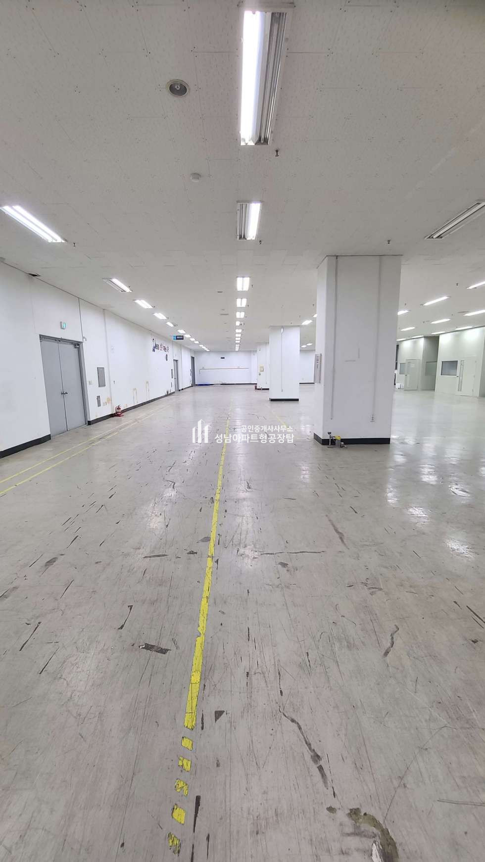 경기 성남중원구 상대원동 전용690평 1층 호실앞 하역, 높은층고창고, 사무실별도 월세 매물번호 10499 사진 2